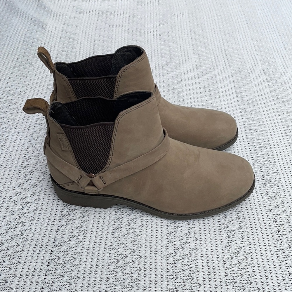 Teva Chelsea boot